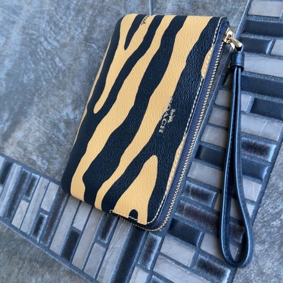 Coach Corner Zip Wristlet With Tiger Print Gold/Honey/Black Multi - Picture 5 of 16